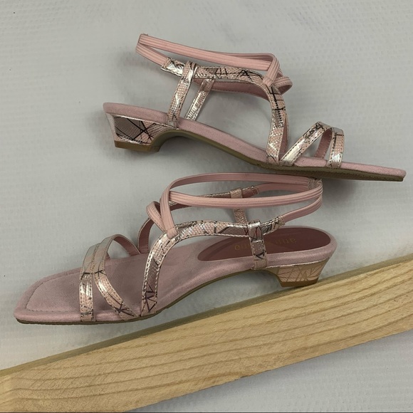 Ann Marino low dress heels main image 3